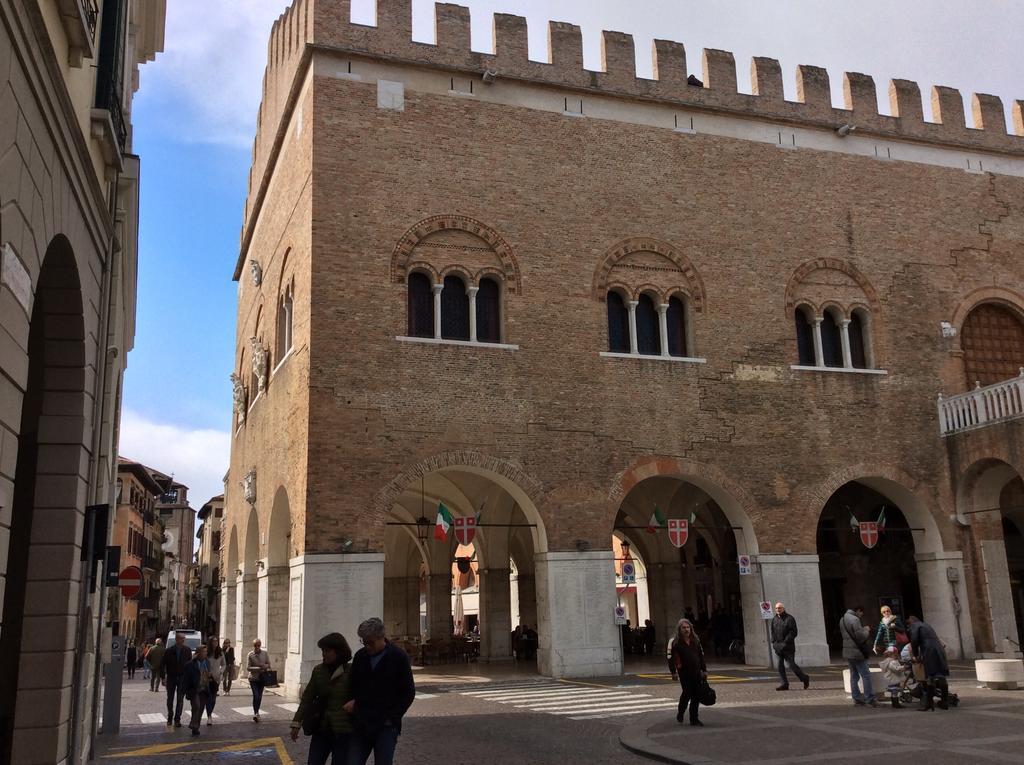 La Loggia Al Duomo - Treviso Apartman Kültér fotó